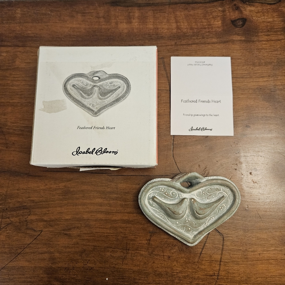 Isabel Bloom Concrete Sculpture FEATHERED FRIENDS HEART Retired Botanical w/ Box
